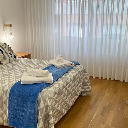 Ainaran Confortable En El Centro De Orense Appartamento