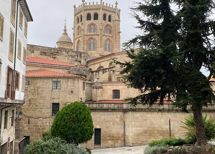 Lägenhet Ainaran Confortable En El Centro De Orense